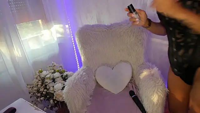ElisaBaxter online show from 07.06.26