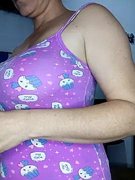 Snapshot of Nicolle_Milf chatting on 02.25.25 Nicolle Milf online show from 02.25.25