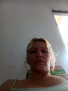 Snapshot of Nicolle_Milf chatting on 03.08.25 Nicolle Milf online show from 03.08.25