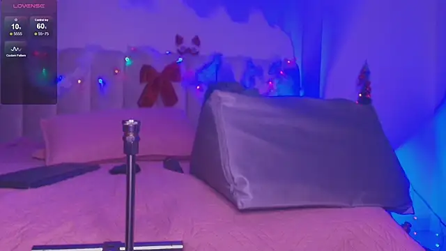 Snapshot of britanyy_ chatting on 12.04.25 britanyy online show from 12.04.25