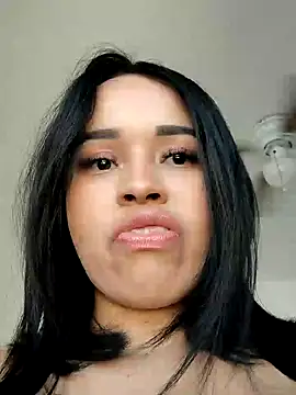Snapshot of LindaGarcia22 chatting on 01.12.25 LindaGarcia22 online show from 01.12.25