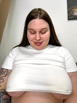 Snapshot of perfect_sweety_girl chatting on 09.28.25 perfect sweety girl online show from 09.28.25