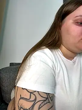 Snapshot of perfect_sweety_girl chatting on 10.19.25 perfect sweety girl online show from 10.19.25