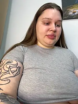 Snapshot of perfect_sweety_girl chatting on 10.22.25 perfect sweety girl online show from 10.22.25