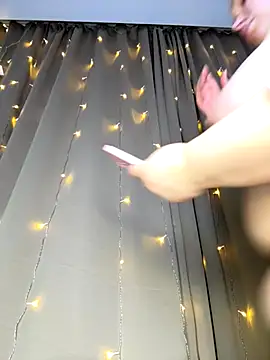 Snapshot of perfect_sweety_girl chatting on 11.24.25 perfect sweety girl online show from 11.24.25