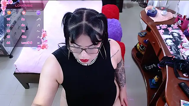 lufek23 online show from 02.28.25