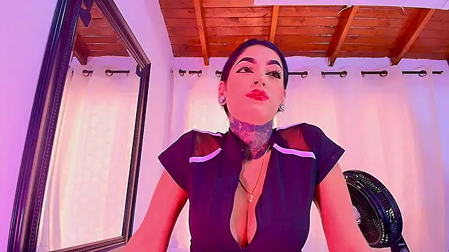 Snapshot of danna_berlin_ chatting on 02.17.25 danna berlin online show from 02.17.25