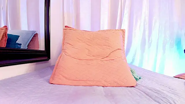 Snapshot of danna_berlin_ chatting on 02.18.25 danna berlin online show from 02.18.25