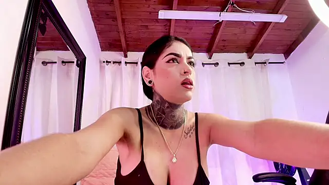 Snapshot of danna_berlin_ chatting on 03.04.25 danna berlin online show from 03.04.25