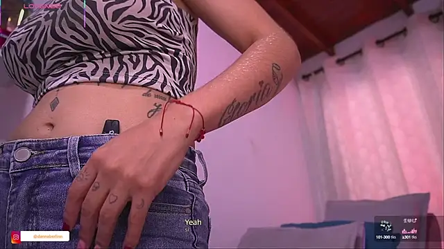 Snapshot of danna_berlin_ chatting on 10.09.25 danna berlin online show from 10.09.25