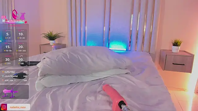 Snapshot of Natasharuso chatting on 03.11.25 Natasharuso online show from 03.11.25