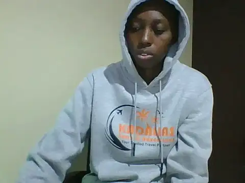 Snapshot of Dizzydose chatting on 03.05.25 Dizzydose online show from 03.05.25