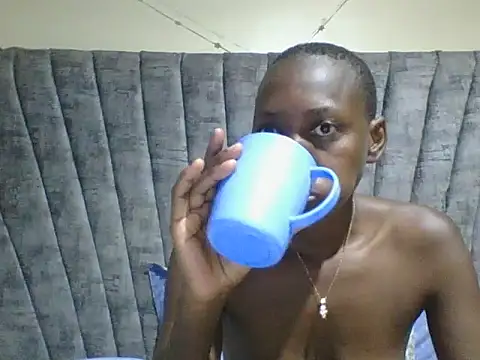 Snapshot of Dizzydose chatting on 03.11.25 Dizzydose online show from 03.11.25