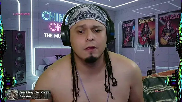 chino roz online show from 10.11.25