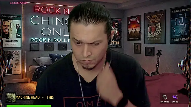 Snapshot of chino_roz chatting on 05.15.26 chino roz online show from 05.15.26