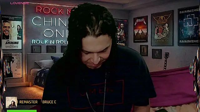 Snapshot of chino_roz chatting on 05.20.26 chino roz online show from 05.20.26