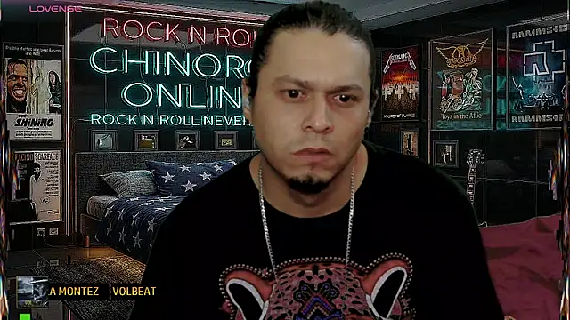 Snapshot of chino_roz chatting on 05.25.26 chino roz online show from 05.25.26