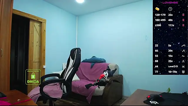 Snapshot of diamondjune chatting on 03.11.25 diamondjune online show from 03.11.25