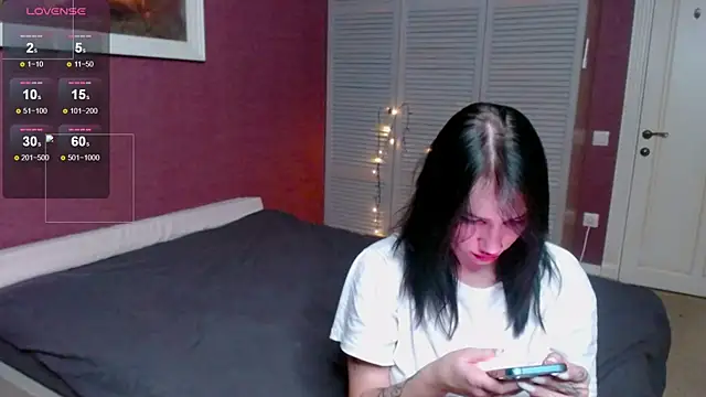 Laura Key online show from 10.29.25