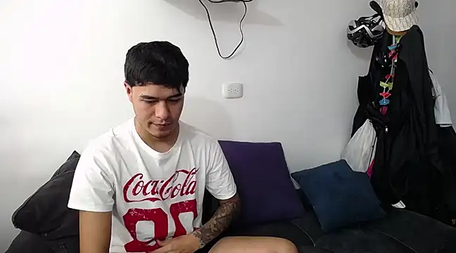 Santiago kiler online show from 02.24.25