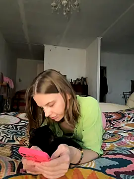 Snapshot of LeyaJohnson chatting on 11.21.25 LeyaJohnson online show from 11.21.25