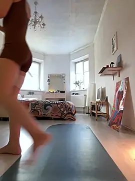 LeyaJohnson online show from 03.06.26