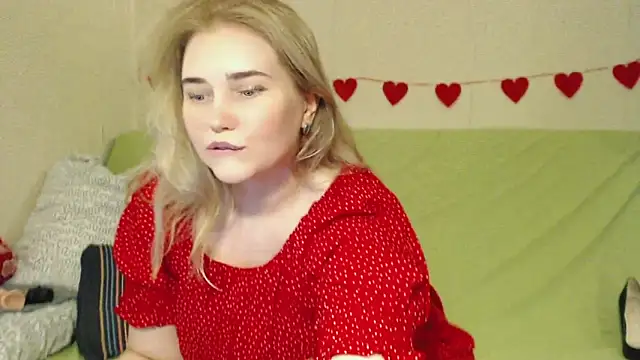 Snapshot of mmmPinUpGirl chatting on 05.09.26 mmmPinUpGirl online show from 05.09.26