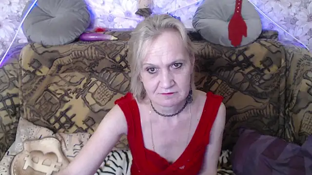 Snapshot of MissBekker chatting on 12.30.24 MissBekker online show from 12.30.24