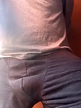 Snapshot of rodovlaz chatting on 11.19.25 rodovlaz online show from 11.19.25