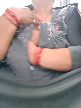 Snapshot of Kavya_XX chatting on 12.29.24 Kavya XX online show from 12.29.24