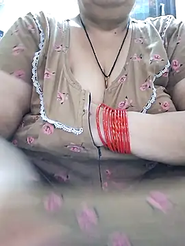 Snapshot of Kavya_XX chatting on 10.04.25 Kavya XX online show from 10.04.25