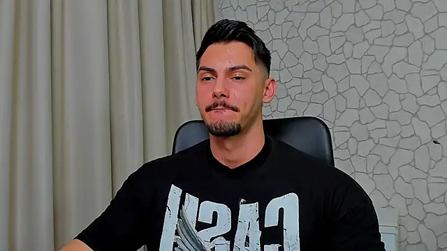 Snapshot of ClintMasters chatting on 02.21.25 ClintMasters online show from 02.21.25