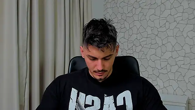 Snapshot of ClintMasters chatting on 02.26.25 ClintMasters online show from 02.26.25