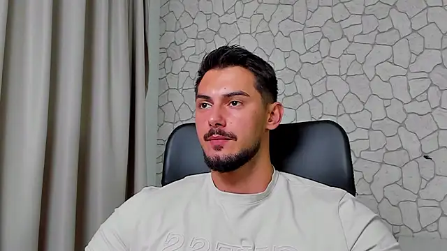 Snapshot of ClintMasters chatting on 09.18.25 ClintMasters online show from 09.18.25