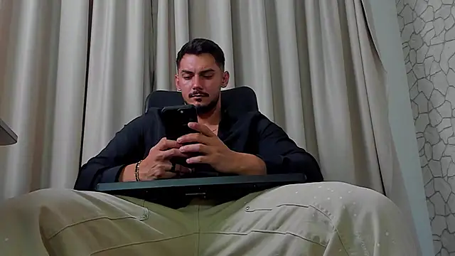 Snapshot of ClintMasters chatting on 09.29.25 ClintMasters online show from 09.29.25