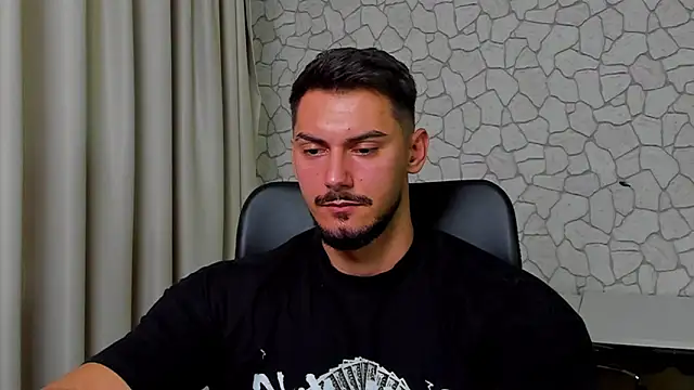 Snapshot of ClintMasters chatting on 10.04.25 ClintMasters online show from 10.04.25