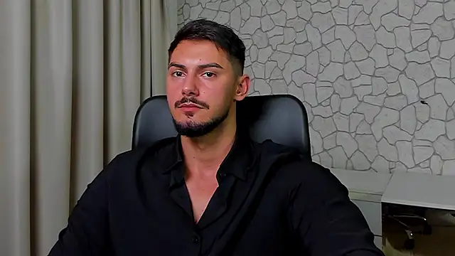 Snapshot of ClintMasters chatting on 10.05.25 ClintMasters online show from 10.05.25