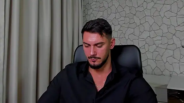 Snapshot of ClintMasters chatting on 10.18.25 ClintMasters online show from 10.18.25