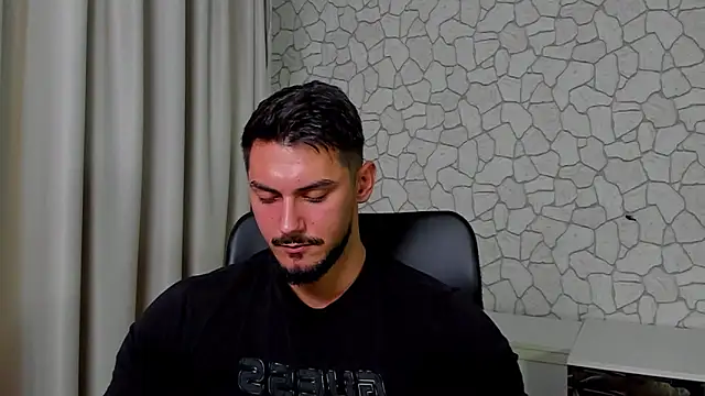 Snapshot of ClintMasters chatting on 10.21.25 ClintMasters online show from 10.21.25