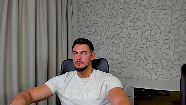 Snapshot of ClintMasters chatting on 11.04.25 ClintMasters online show from 11.04.25