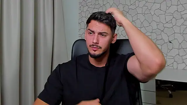 Snapshot of ClintMasters chatting on 11.08.25 ClintMasters online show from 11.08.25