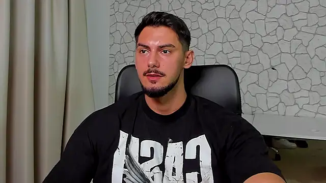 Snapshot of ClintMasters chatting on 11.18.25 ClintMasters online show from 11.18.25