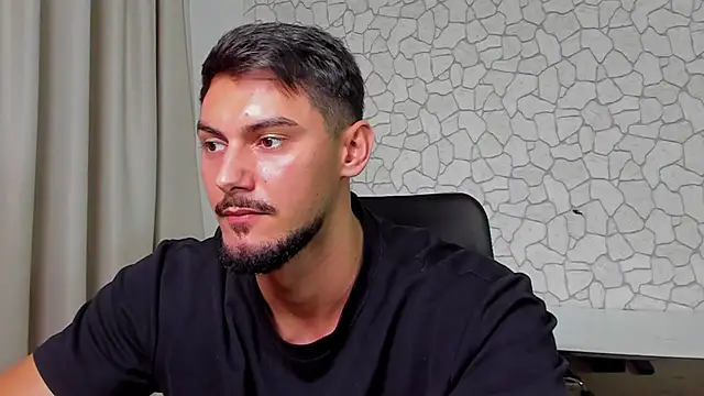 Snapshot of ClintMasters chatting on 11.20.25 ClintMasters online show from 11.20.25