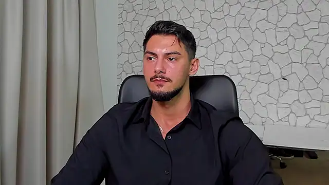 Snapshot of ClintMasters chatting on 11.21.25 ClintMasters online show from 11.21.25