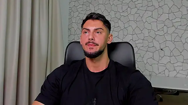 Snapshot of ClintMasters chatting on 11.27.25 ClintMasters online show from 11.27.25