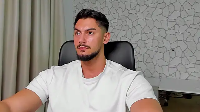 Snapshot of ClintMasters chatting on 11.28.25 ClintMasters online show from 11.28.25