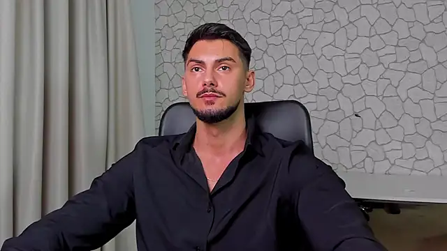 Snapshot of ClintMasters chatting on 11.29.25 ClintMasters online show from 11.29.25