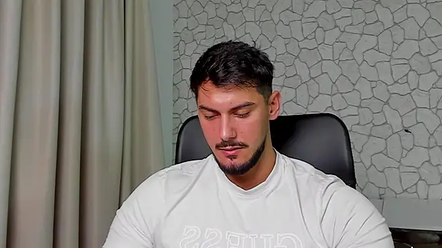 Snapshot of ClintMasters chatting on 12.04.25 ClintMasters online show from 12.04.25