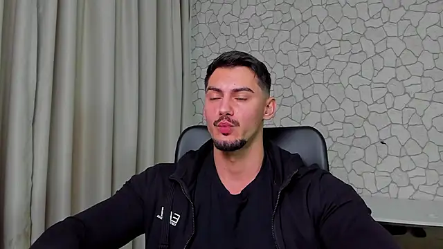 Snapshot of ClintMasters chatting on 01.10.26 ClintMasters online show from 01.10.26