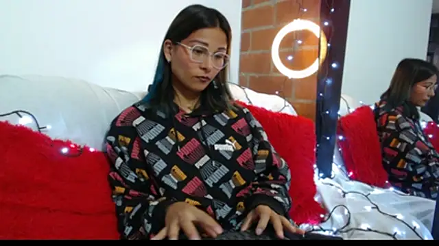Snapshot of Sofynix chatting on 07.30.26 Sofynix online show from 07.30.26
